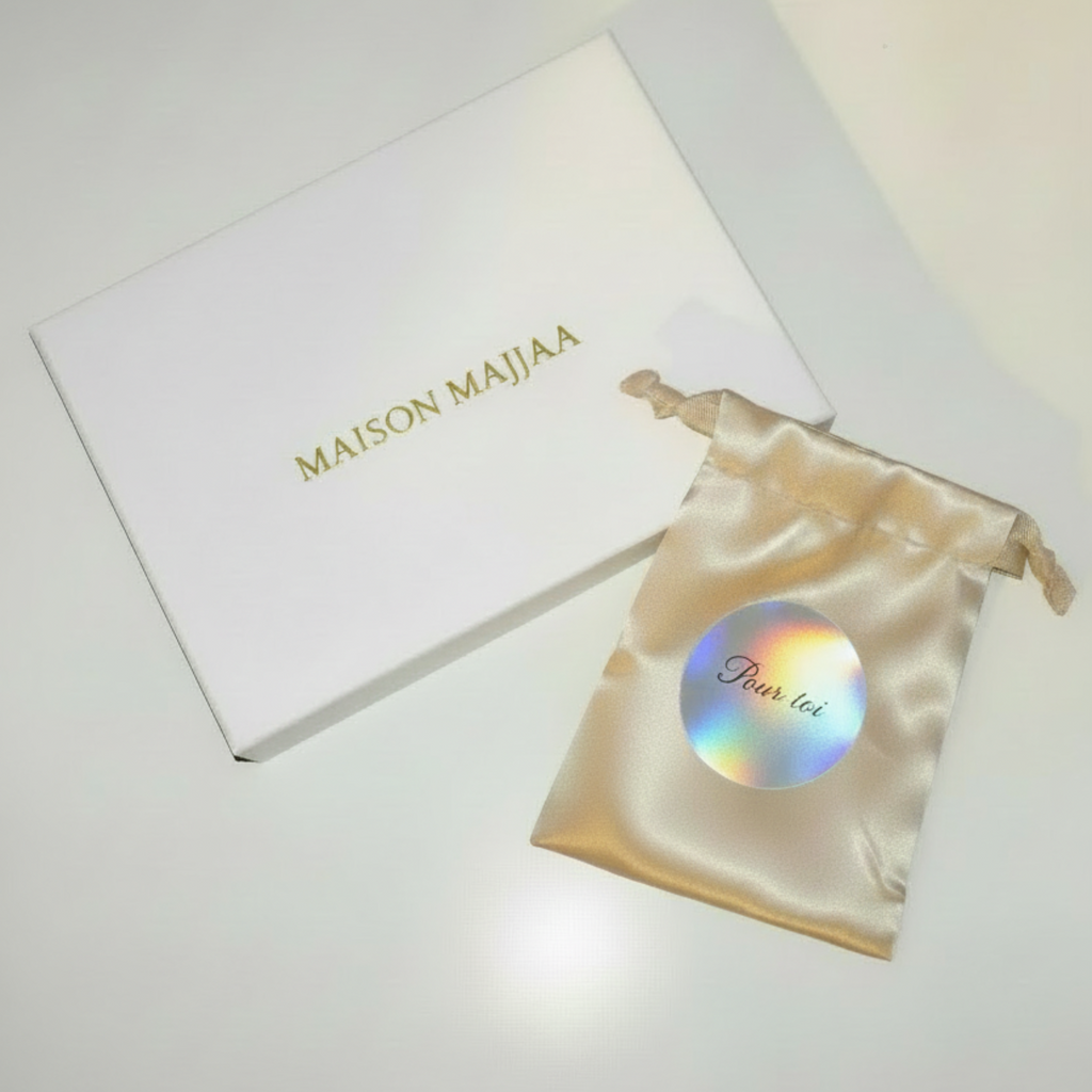 Flat lay coffret et pochette beige Pour toi v2